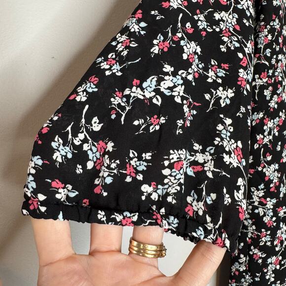 41 Hawthorn Split Neck Blouse Black Floral 3/4 Sleeve NWT Size Medium - Picture 4 of 8